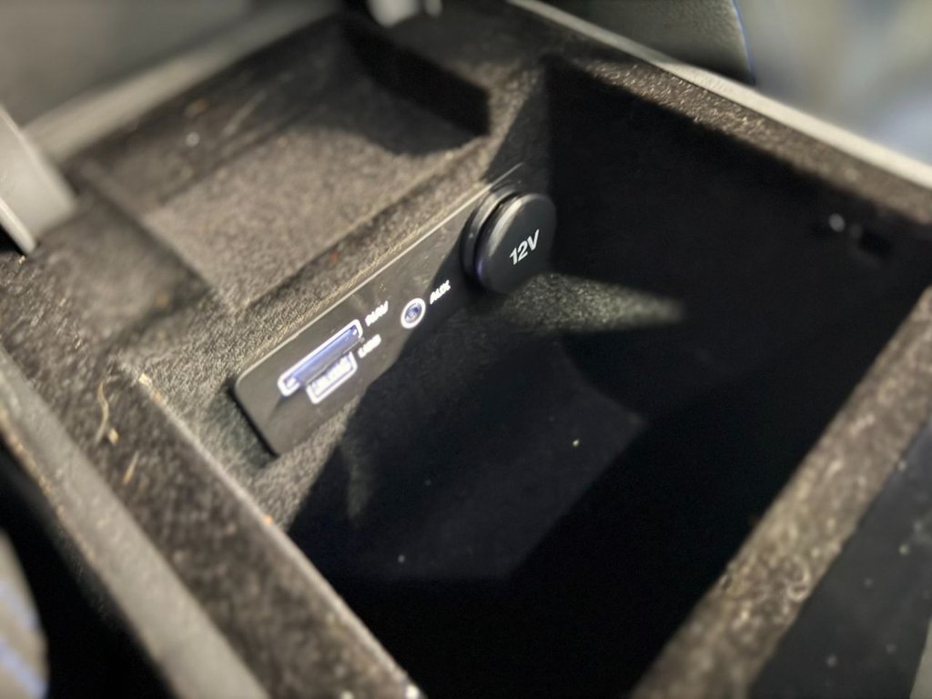 Used Jaguar XE 2016 for sale - 77205429: Photo 33