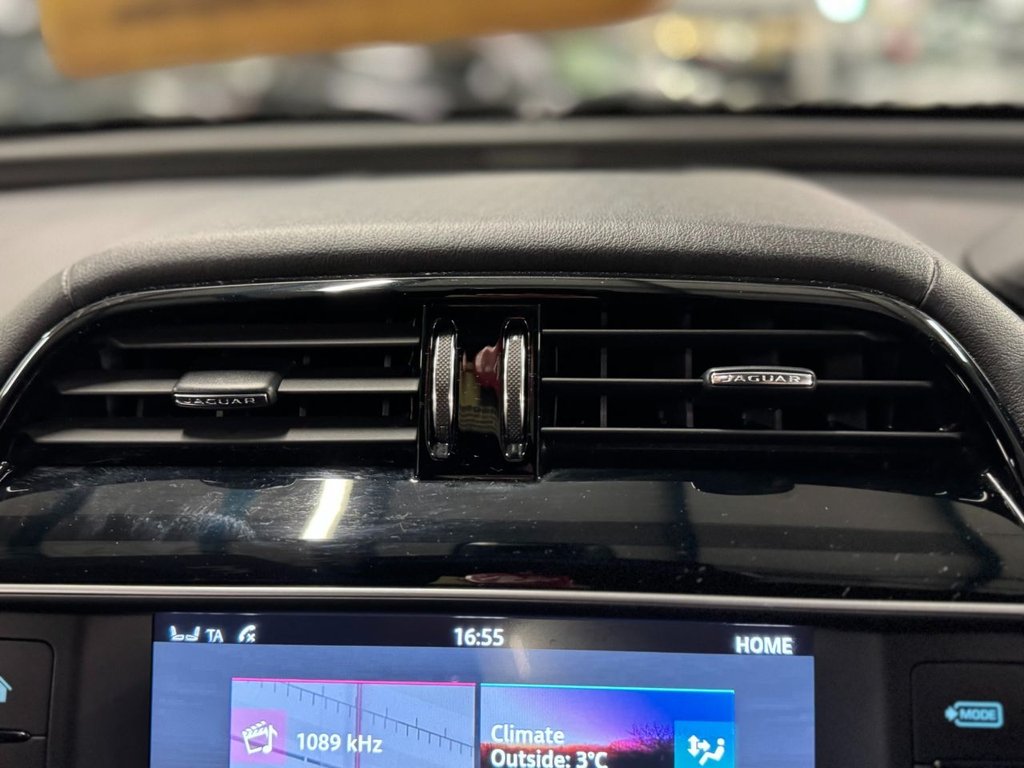 Used Jaguar XE 2016 for sale - 77205429: Photo 34