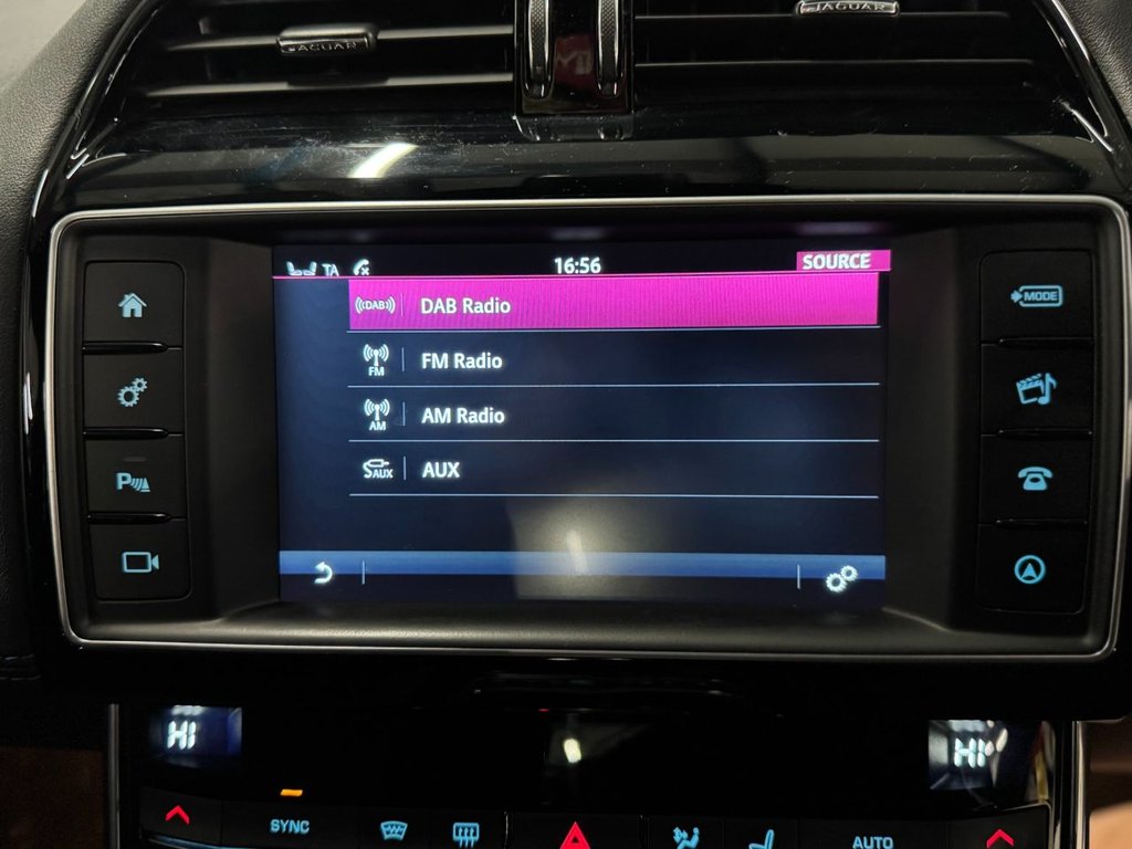 Used Jaguar XE 2016 for sale - 77205429: Photo 37