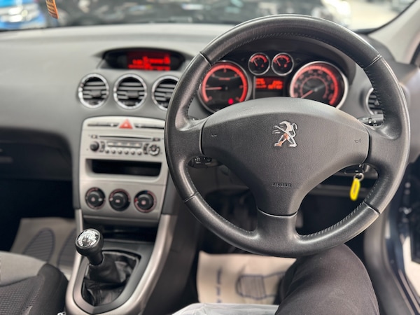 Used Peugeot 308 2013 for sale - 76340835: Photo 25