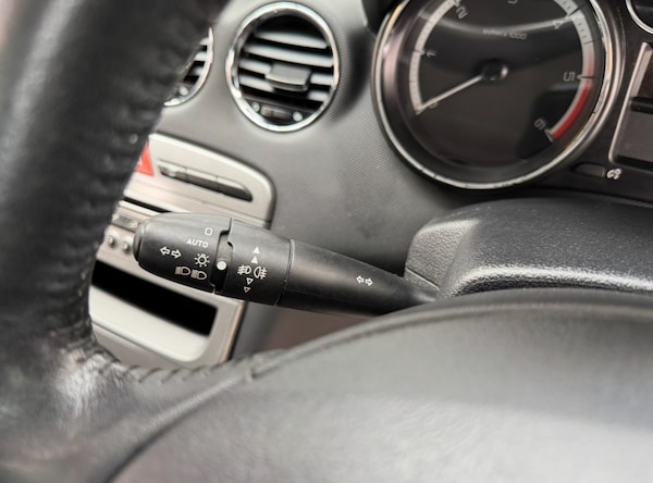 Used Peugeot 308 2013 for sale - 76340835: Photo 38