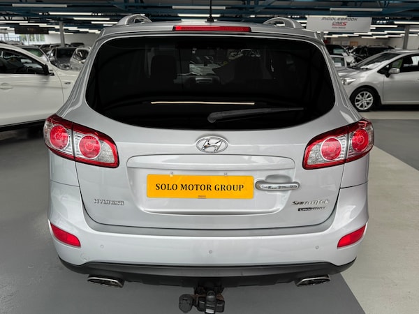 Used Hyundai Santa Fe 2010 for sale - 74891575: Photo 14