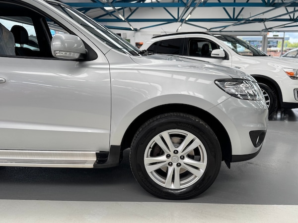 Used Hyundai Santa Fe 2010 for sale - 74891575: Photo 19