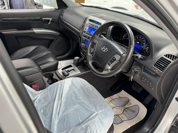 Used Hyundai Santa Fe 2010 for sale - 74891575: Photo 21