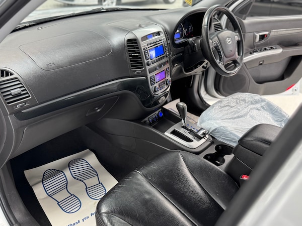 Used Hyundai Santa Fe 2010 for sale - 74891575: Photo 22