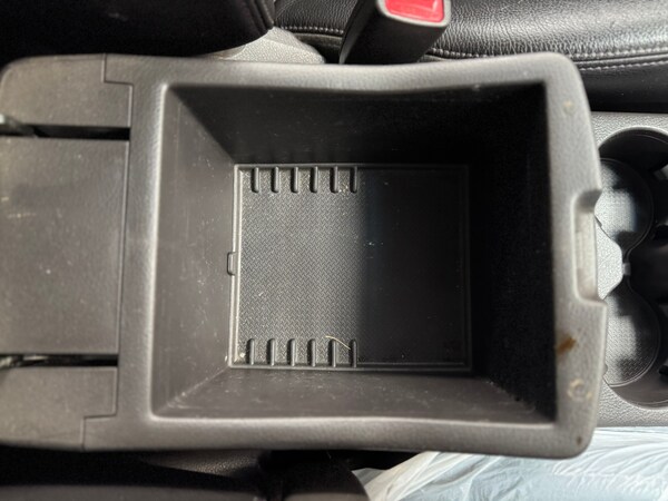 Used Hyundai Santa Fe 2010 for sale - 74891575: Photo 29