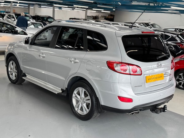 Used Hyundai Santa Fe 2010 for sale - 74891575: Photo 2