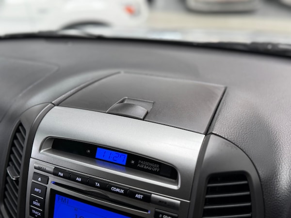 Used Hyundai Santa Fe 2010 for sale - 74891575: Photo 30