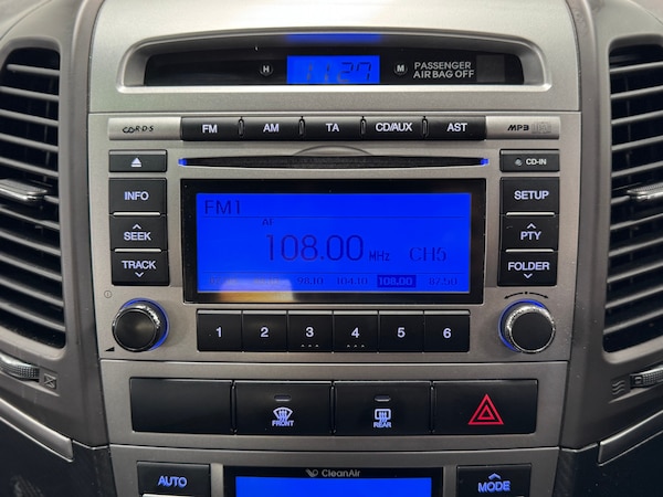 Used Hyundai Santa Fe 2010 for sale - 74891575: Photo 32