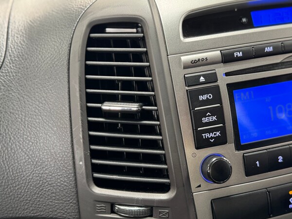 Used Hyundai Santa Fe 2010 for sale - 74891575: Photo 34