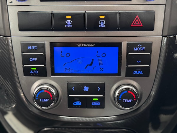 Used Hyundai Santa Fe 2010 for sale - 74891575: Photo 35