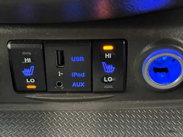 Used Hyundai Santa Fe 2010 for sale - 74891575: Photo 39