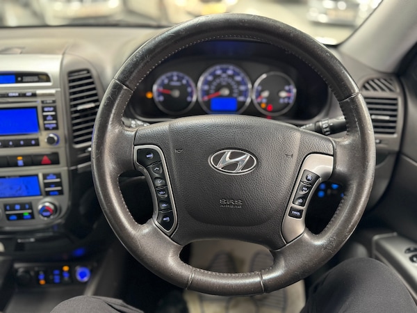 Used Hyundai Santa Fe 2010 for sale - 74891575: Photo 42
