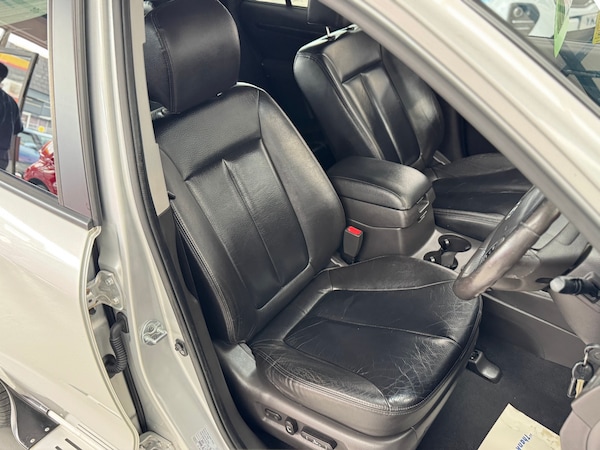 Used Hyundai Santa Fe 2010 for sale - 74891575: Photo 55