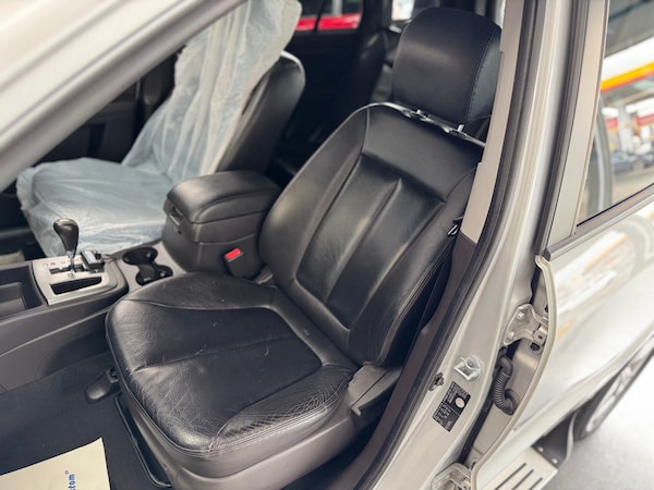 Used Hyundai Santa Fe 2010 for sale - 74891575: Photo 59