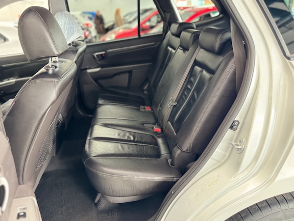 Used Hyundai Santa Fe 2010 for sale - 74891575: Photo 62