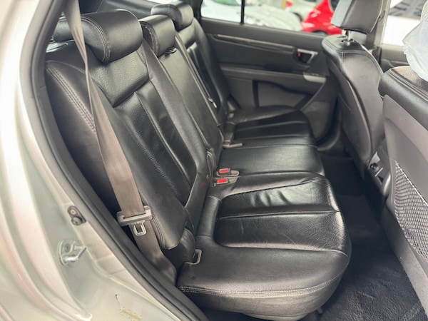 Used Hyundai Santa Fe 2010 for sale - 74891575: Photo 68