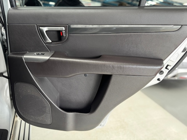 Used Hyundai Santa Fe 2010 for sale - 74891575: Photo 71