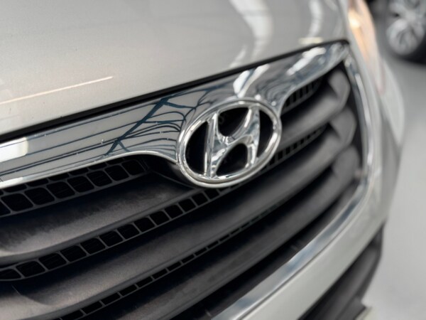 Used Hyundai Santa Fe 2010 for sale - 74891575: Photo 73