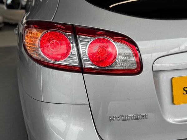 Used Hyundai Santa Fe 2010 for sale - 74891575: Photo 81