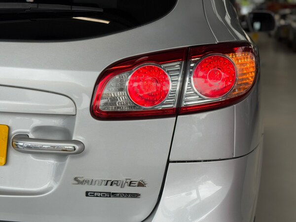 Used Hyundai Santa Fe 2010 for sale - 74891575: Photo 82