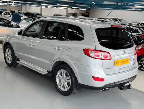 Used Hyundai Santa Fe 2010 for sale - 74891575: Photo 96