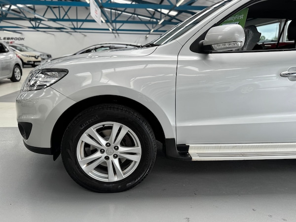 Used Hyundai Santa Fe 2010 for sale - 74891575: Photo 9