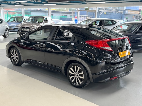 Used Honda Civic 2013 for sale - 76157108: Photo 2