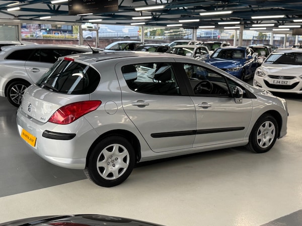 Used Peugeot 308 2010 for sale - 76344336: Photo 16