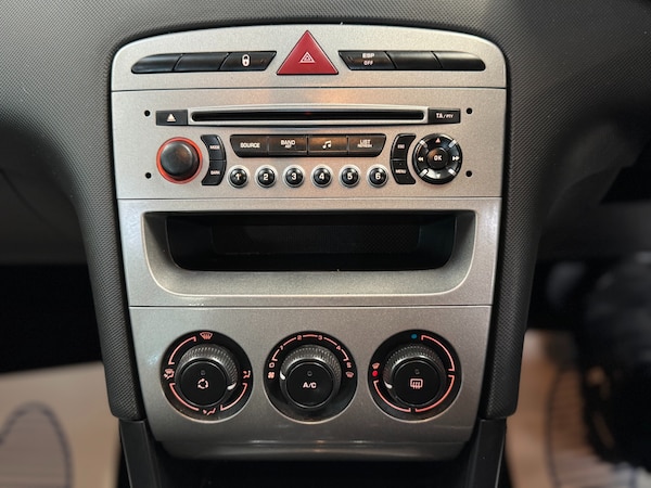 Used Peugeot 308 2010 for sale - 76344336: Photo 29