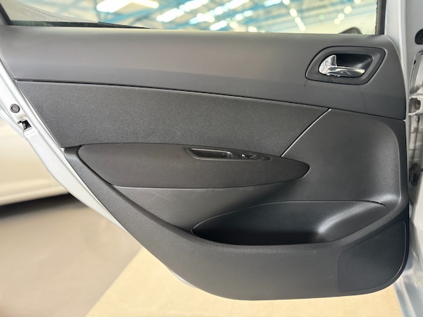 Used Peugeot 308 2010 for sale - 76344336: Photo 53