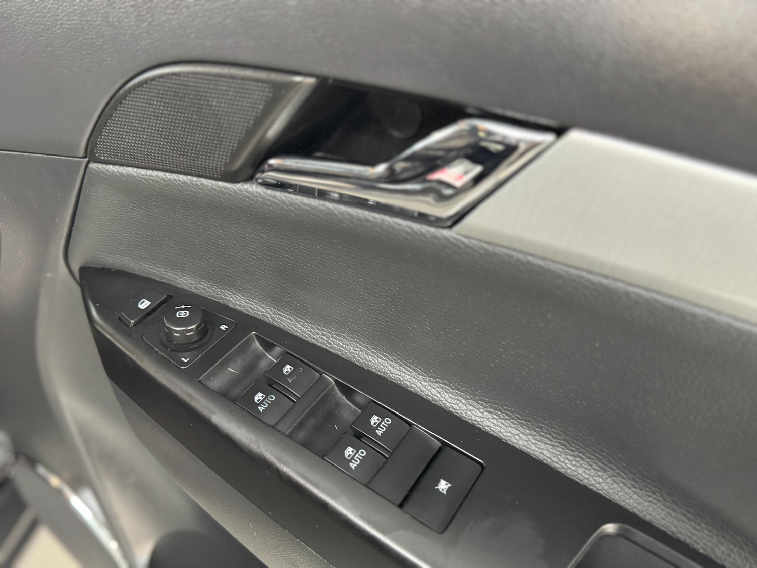 Used Vauxhall Antara 2013 for sale - 76077941: Photo 52