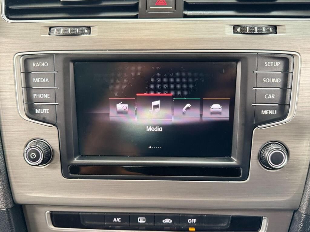 Used Volkswagen Golf 2015 for sale - 76776349: Photo 33