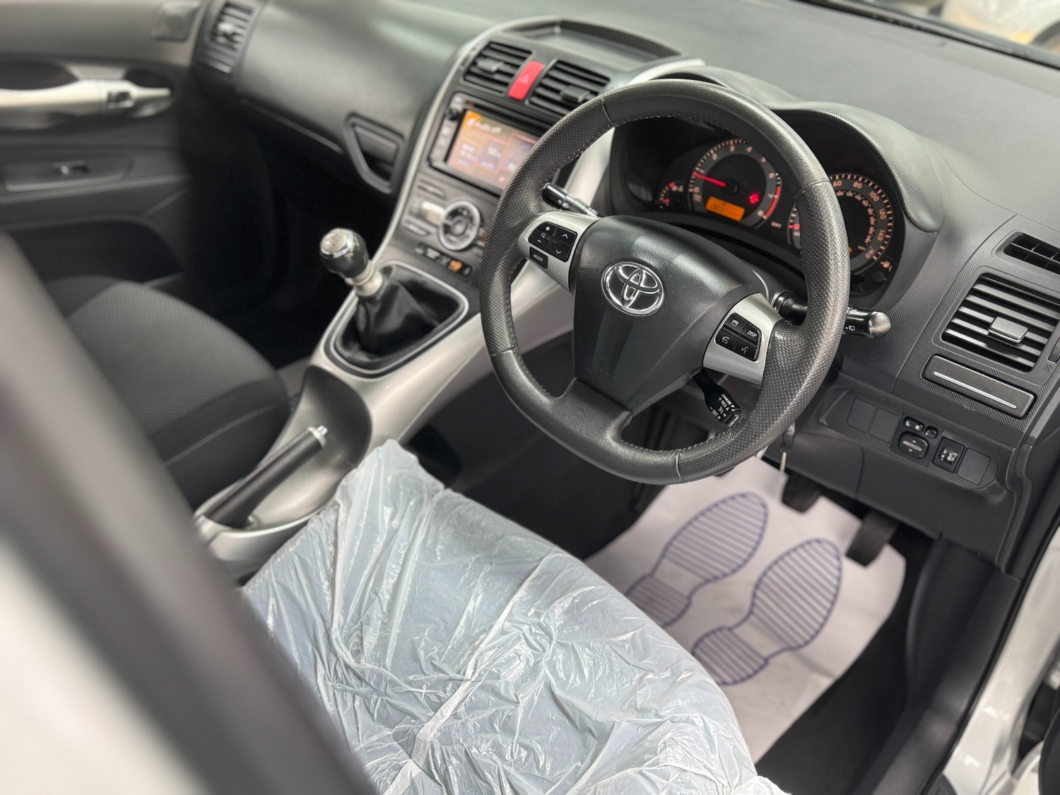 Used Toyota Auris 2012 for sale - 74764110: Photo 3