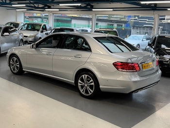 Used Mercedes-Benz E Class 2013 for sale - 76316717: Photo 2