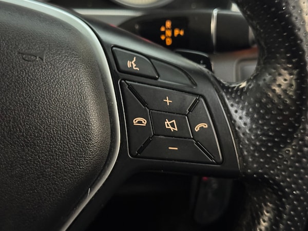 Used Mercedes-Benz E Class 2013 for sale - 76316717: Photo 46