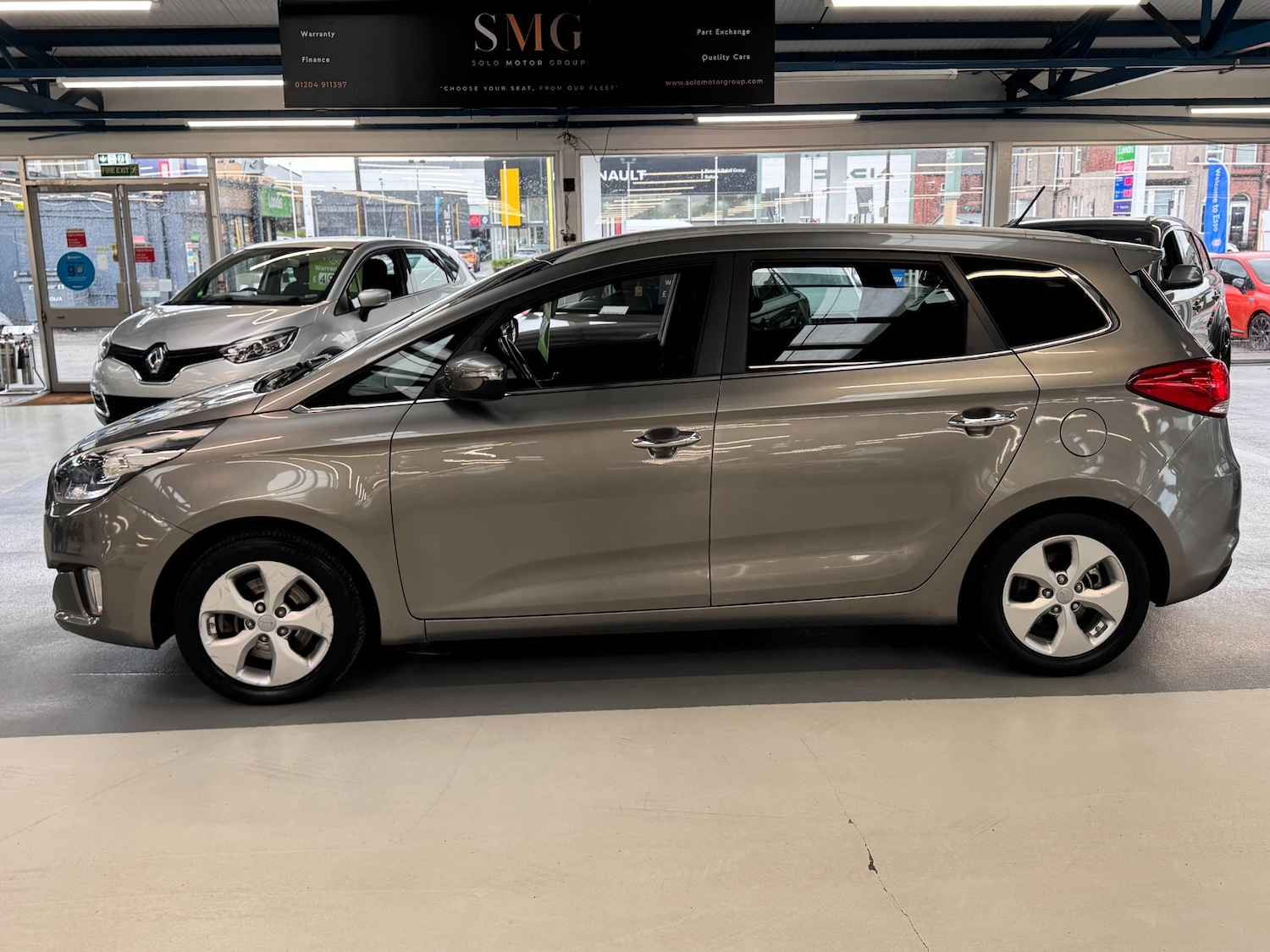 Used Kia Carens 2015 for sale - 76172484: Photo 15