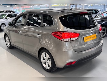 Used Kia Carens 2015 for sale - 76172484: Photo 2