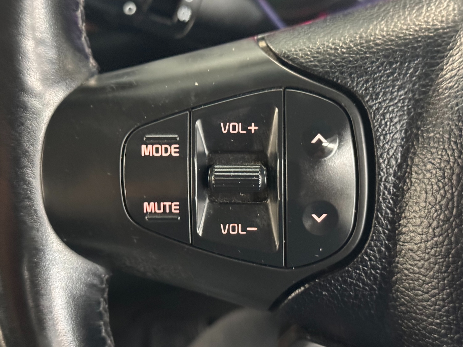 Used Kia Carens 2015 for sale - 76172484: Photo 39