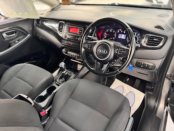Used Kia Carens 2015 for sale - 76172484: Photo 3