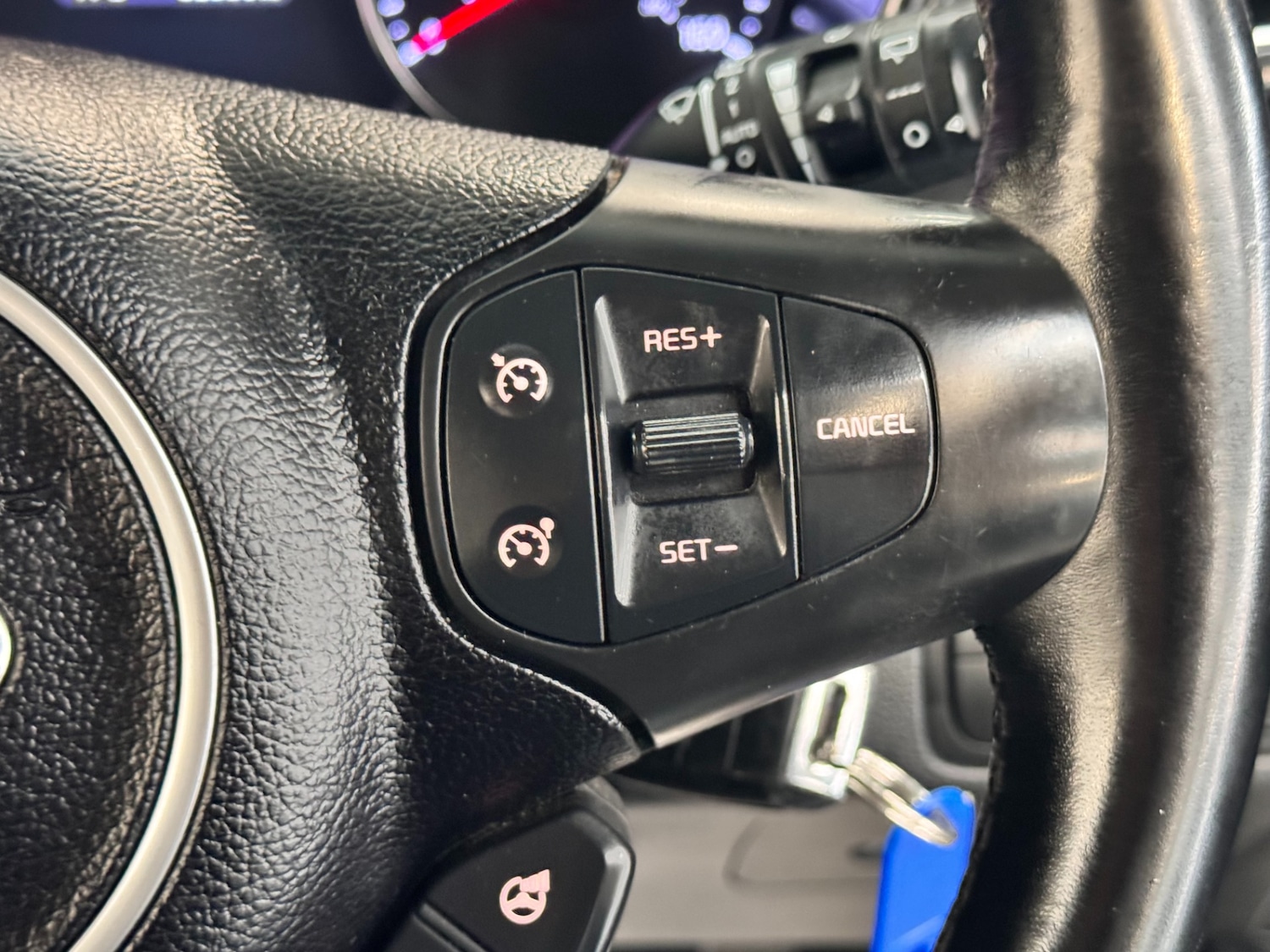 Used Kia Carens 2015 for sale - 76172484: Photo 41