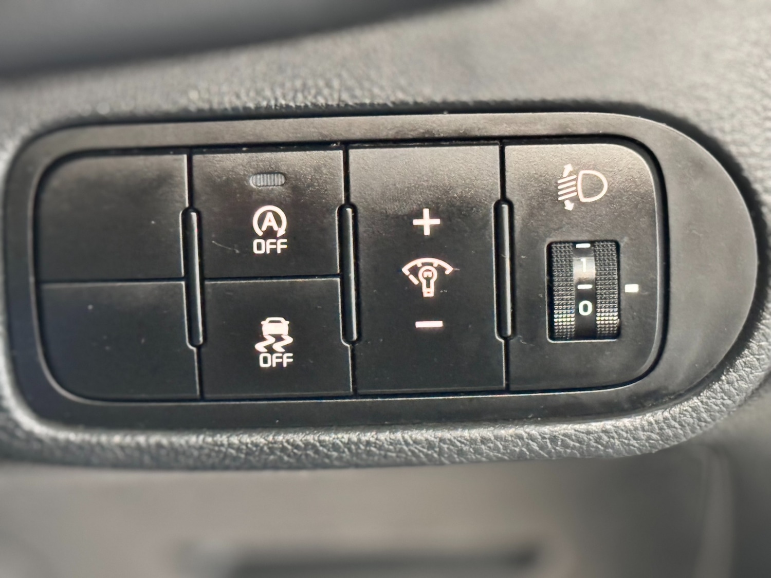 Used Kia Carens 2015 for sale - 76172484: Photo 44