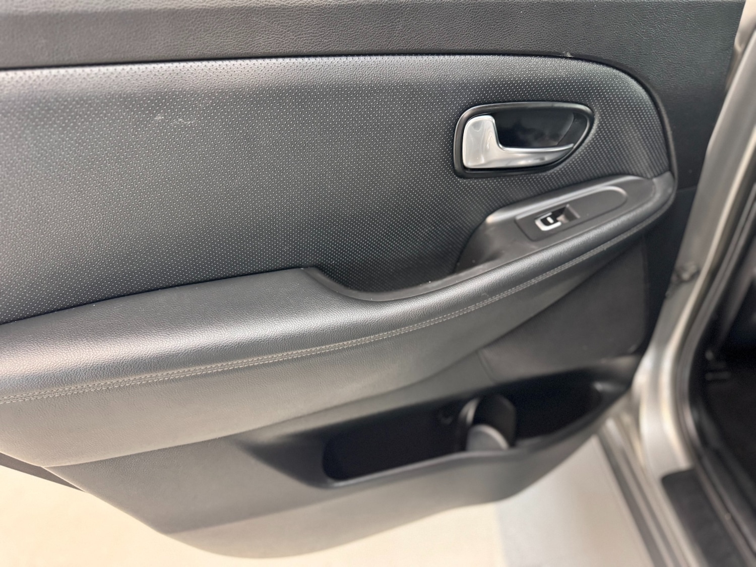 Used Kia Carens 2015 for sale - 76172484: Photo 59