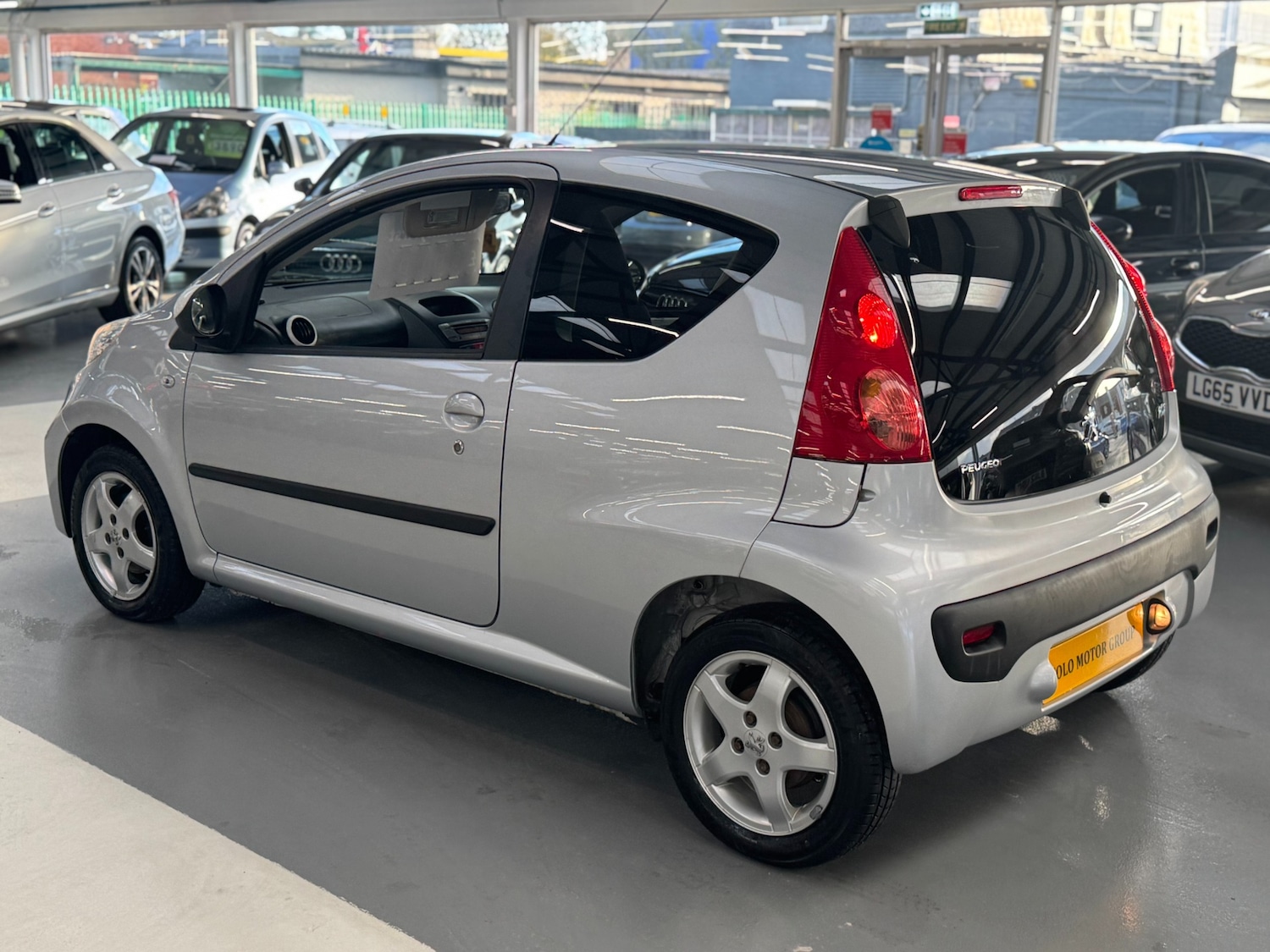 Used Peugeot 107 2011 for sale - 76366774: Photo 2