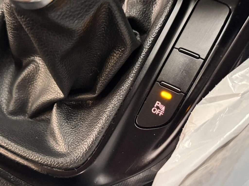 Used Kia Carens 2015 for sale - 76776362: Photo 28