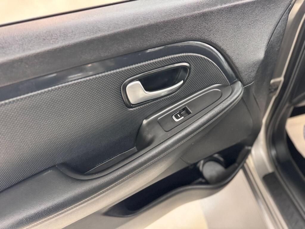 Used Kia Carens 2015 for sale - 76776362: Photo 42