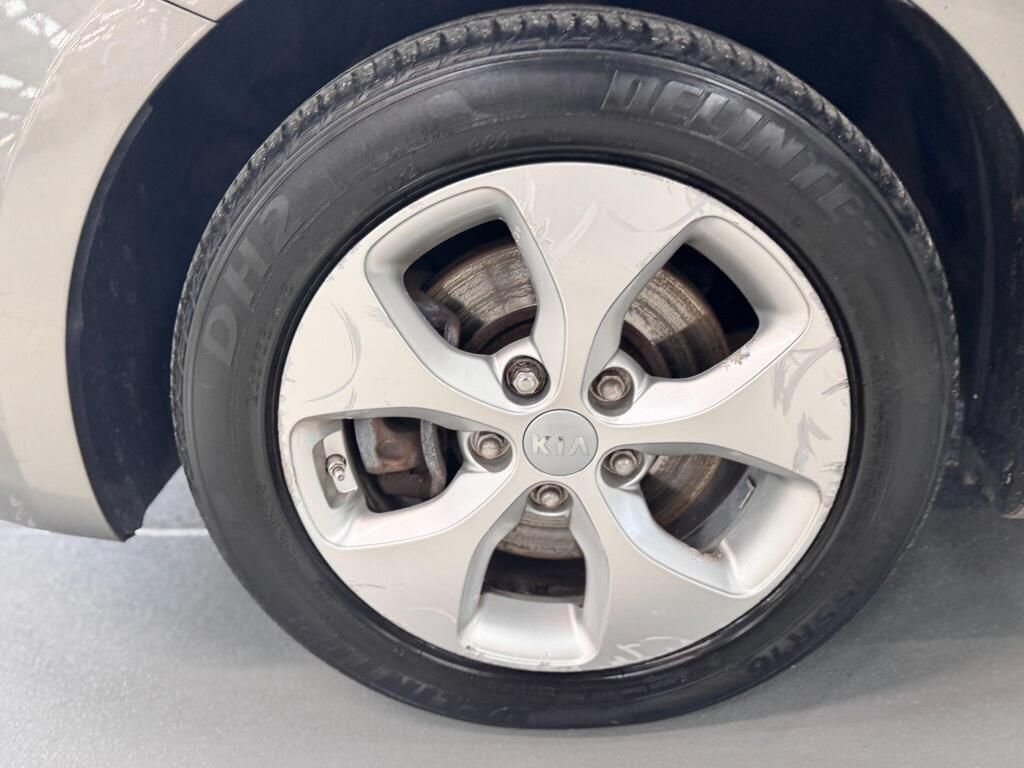 Used Kia Carens 2015 for sale - 76776362: Photo 48