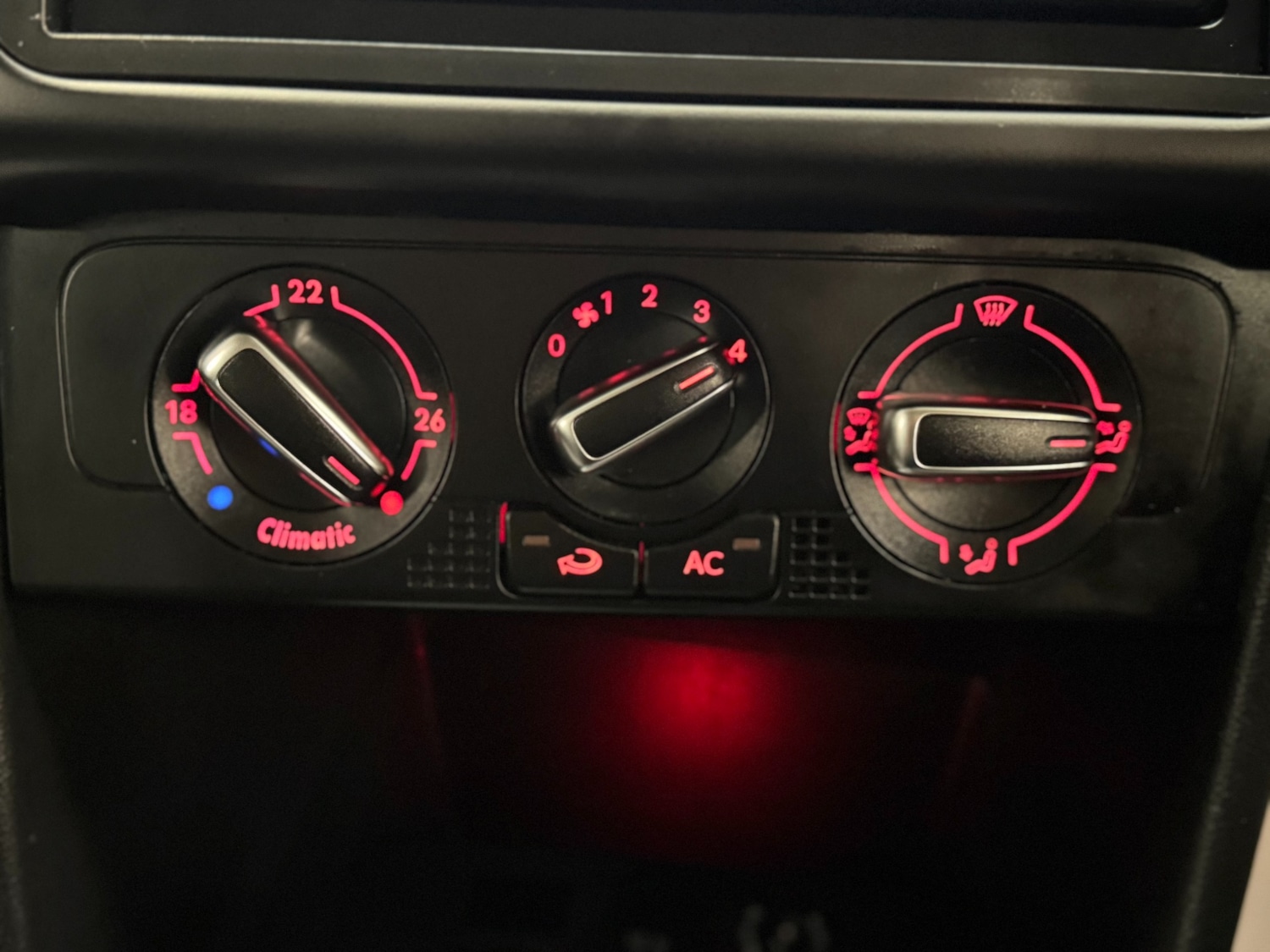 Used Volkswagen Polo 2010 for sale - 76615972: Photo 33