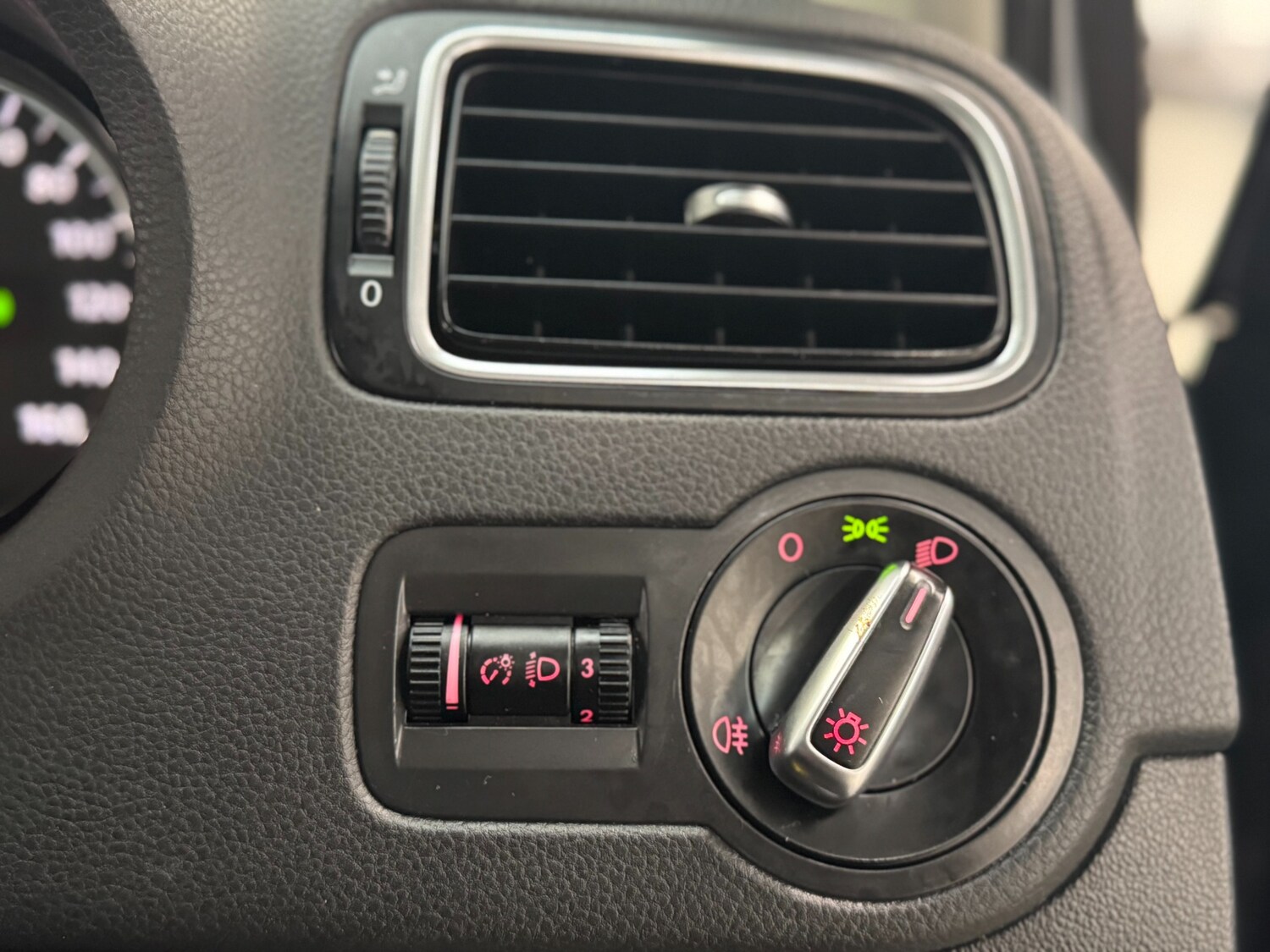 Used Volkswagen Polo 2010 for sale - 76615972: Photo 43