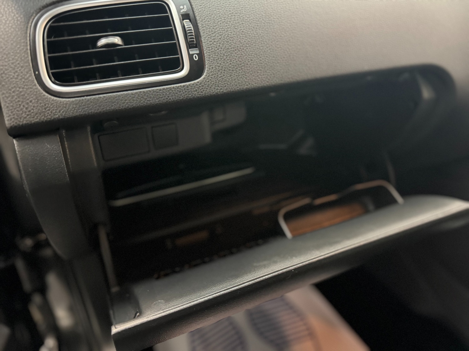 Used Volkswagen Polo 2010 for sale - 76615972: Photo 51